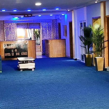 Hotel Le Bon Choix Нуадибу Екстериор снимка