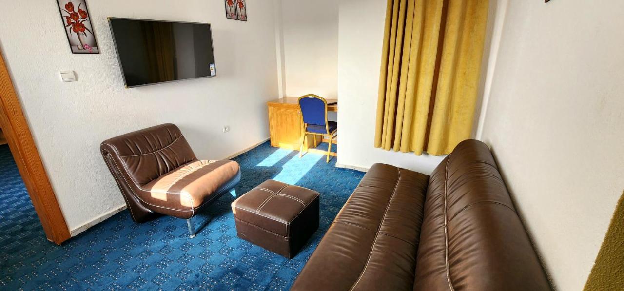 Hotel Le Bon Choix Нуадибу Екстериор снимка