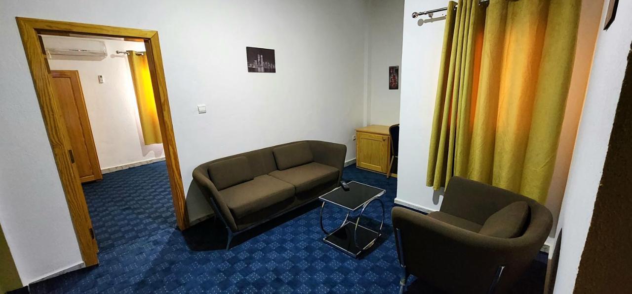 Hotel Le Bon Choix Нуадибу Екстериор снимка